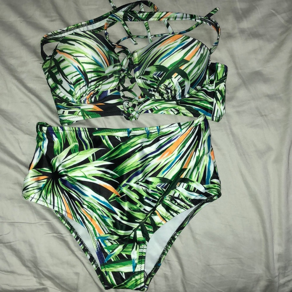 Two piece bathing suit 🏝